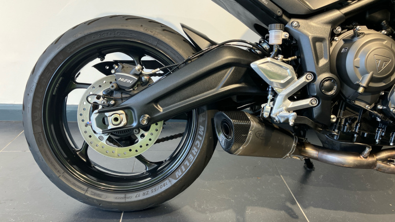 Triumph Trident (20MY)